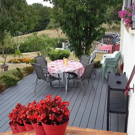 Le Petit Chateau Guest house Saint-Martin-Saint-Firmin