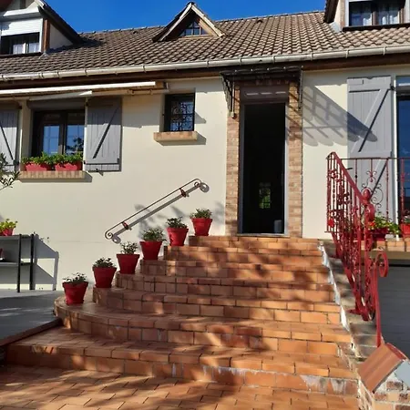 Le Petit Chateau Guest house *