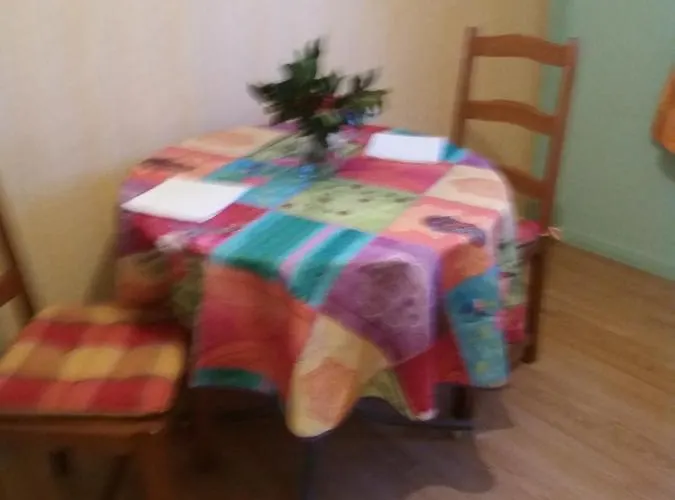 Le Petit Chateau 3* Saint-Martin-Saint-Firmin